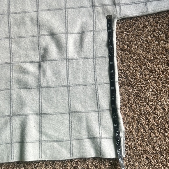 Tahari sweater - Picture 5 of 7